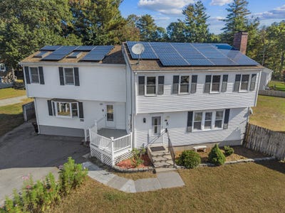 /international/us/105-freda-ln-lowell-ma-110120152279/