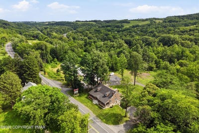 /international/us/429-riverview-drive-walnutport-pa-110119528668/