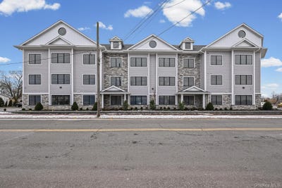 /international/us/80-division-street-patchogue-ny-110108411549/
