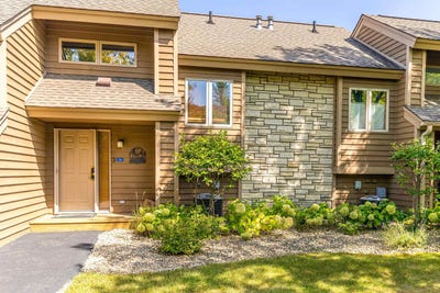 /international/us/26-poplar-ridge-drive-galena-il-110106465214/