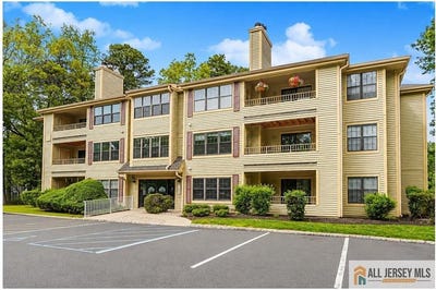 /international/us/612-chester-court-helmetta-nj-110108079043/