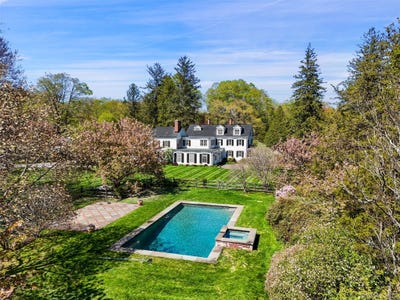 /international/us/345-mclain-street-bedford-hills-ny-110107775272/