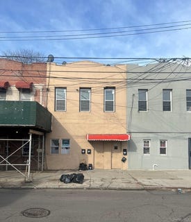 /international/us/9904-212th-street-queens-village-ny-110106983137/
