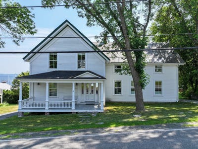 /international/us/2264-lake-shore-road-essex-ny-110100840426/