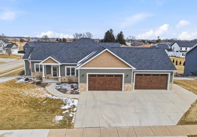 /international/us/834-evergreen-drive-brownsville-wi-110106621279/
