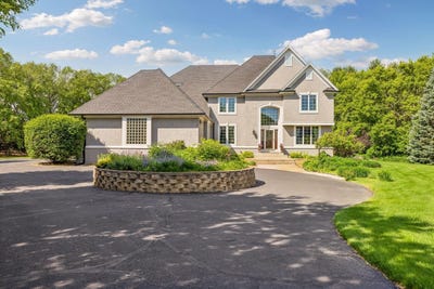 /international/us/23-scotch-pine-circle-north-oaks-mn-110108585150/