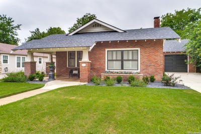 /international/us/119-e-evergreen-st-boerne-tx-110108383771/