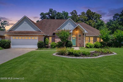 /international/us/408-saylor-drive-biloxi-ms-110108588144/?lang=id