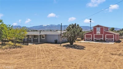 /international/us/8074-mira-mar-road-phelan-ca-110107513185/