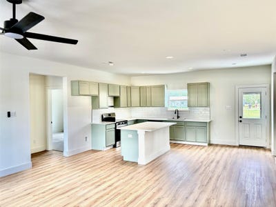/international/us/104-magnolia-street-lone-oak-tx-110107994612/