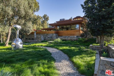 /international/us/126-summit-rd-la-verne-ca-110108684132/?lang=de