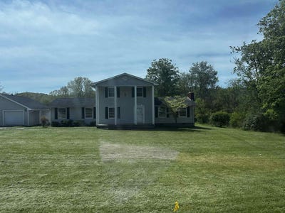 /international/us/1376-whites-creek-road-prichard-wv-110107829982/