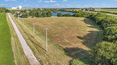 /international/us/52-moss-drive-farmer-city-il-110106957238/