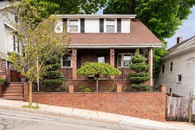 /international/us/21-fells-ave-medford-ma-110108854245/