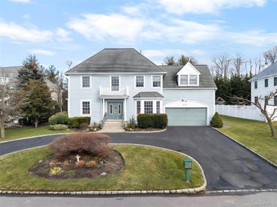 /international/us/14-mackay-way-roslyn-ny-110106277215/
