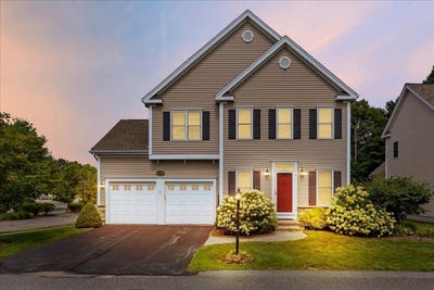 /international/us/2-sunflower-drive-raynham-ma-110110349622/
