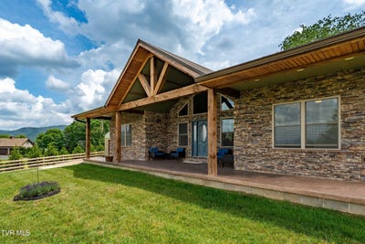 /international/us/271-laurel-way-mountain-city-tn-110100048185/