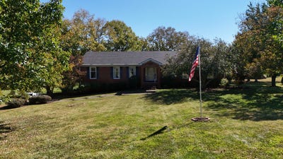 /international/us/136-lake-country-road-nicholasville-ky-110120419045/