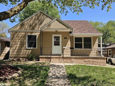 /international/us/321-s-walnut-street-carroll-ia-110099233495/