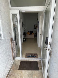 /international/us/4920-sw-27th-avenue-fort-lauderdale-fl-110107898558/