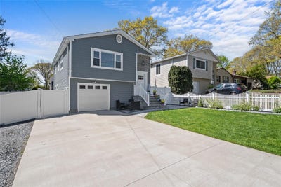 /international/us/426-ontario-street-ronkonkoma-ny-110099205660/?lang=en