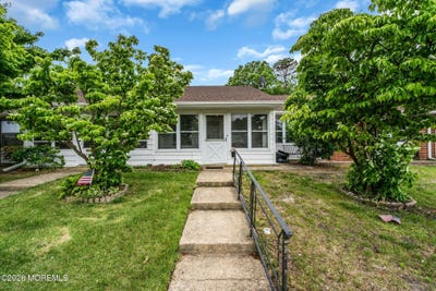 /international/us/679b-new-castle-court-lakewood-nj-110108347763/