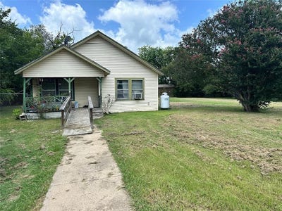 /international/us/208-charlie-drive-west-tawakoni-tx-110101074640/