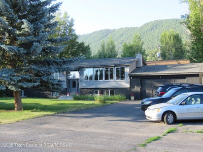 /international/us/680-e-hall-jackson-wy-110101191804/
