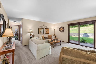 /international/us/5217-balmoral-lane-bloomington-mn-110119422283/
