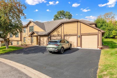 /international/us/5229-balmoral-lane-bloomington-mn-110120081594/