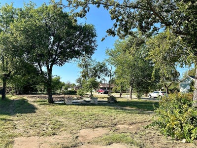 /international/us/315-w-cedar-street-coleman-tx-110105805432/
