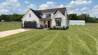 /international/us/ancient-oaks-court-lot-6-charles-town-wv-110107075130/