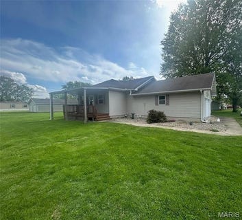 /international/us/519-s-madison-street-ramsey-il-110108586175/
