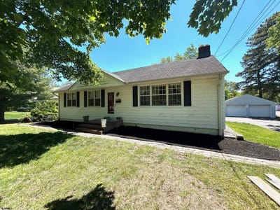 /international/us/100-broadway-hammonton-nj-110108108802/