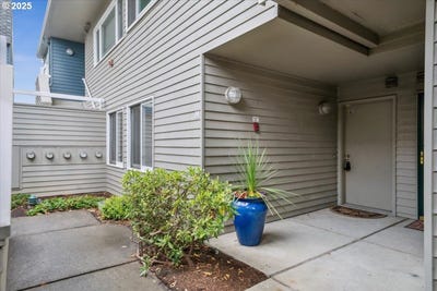 /international/us/87-n-hayden-bay-dr-portland-or-110101481750/