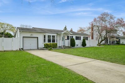 /international/us/5-crest-lane-commack-ny-110098640408/