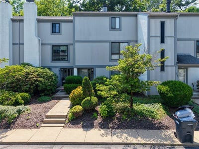 /international/us/1586-pinehurst-dr-st-clair-pa-110100198138/