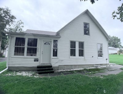 /international/us/205-e-pease-street-heyworth-il-110109083381/