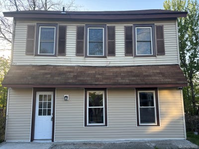 /international/us/42-maple-street-walden-ny-110107303381/