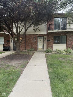 /international/us/1092-greenwood-trail-w-drive-greenwood-in-110101135613/