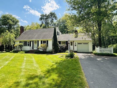 /international/us/1193-amostown-rd-west-springfield-ma-110108174503/