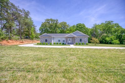 /international/us/1014-valley-home-road-dandridge-tn-110107658352/