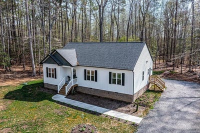 /international/us/3135-irvington-road-white-stone-va-110107039861/