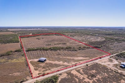 /international/us/837-county-road-346-coleman-tx-110103342275/