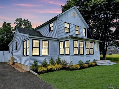 /international/us/275-sound-road-greenport-ny-110119337686/