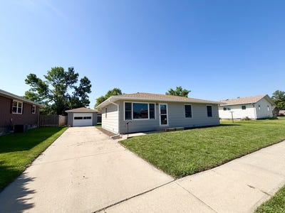 /international/us/4237-bray-drive-columbus-ne-110101219136/?lang=en
