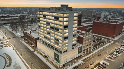 /international/us/203-e-berry-street-fort-wayne-in-110107749359/