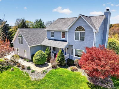 /international/us/72-brookside-lane-lagrangeville-ny-110107690088/