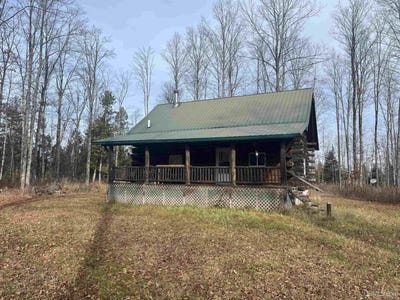 /international/us/120-acres-off-county-sk-road-cornell-mi-110103384544/
