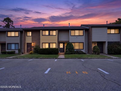 /international/us/416-kellington-drive-east-windsor-nj-110120423835/